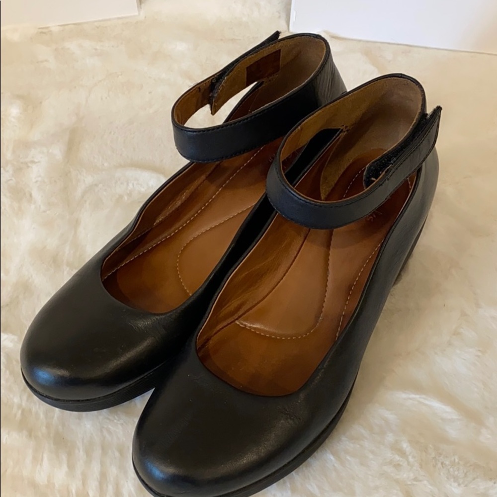 Clark’s super comfy wedge!